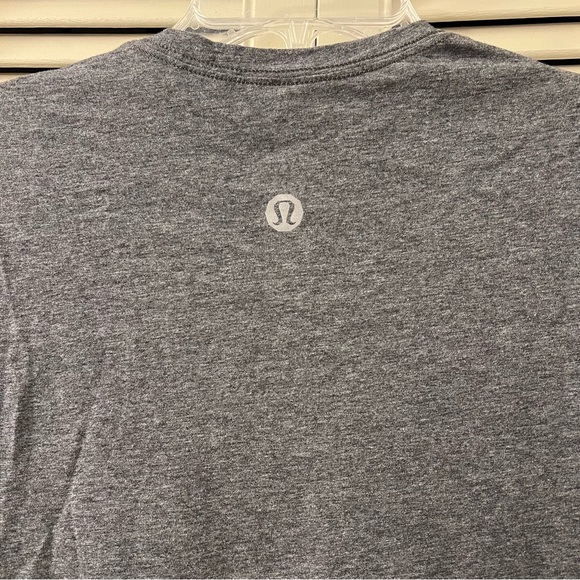 Lululemon Men’s Printed T Shirt EUC - Picture 3 of 5